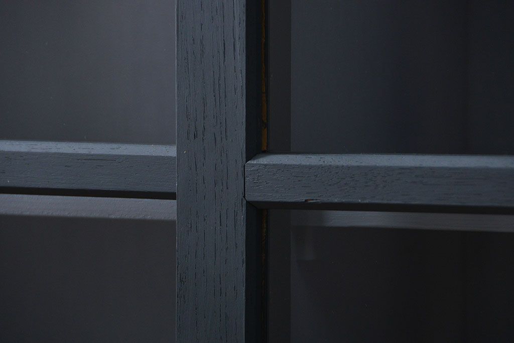 アンティーク家具　アンティーク モールガラスの背の高いペイント2段重ね収納棚(食器棚、飾り棚)