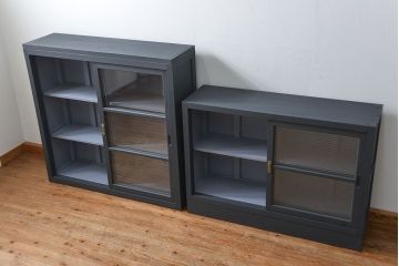 アンティーク家具　アンティーク モールガラスの背の高いペイント2段重ね収納棚(食器棚、飾り棚)