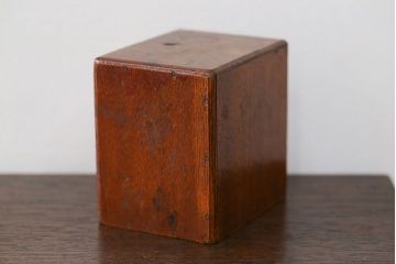 アンティーク家具　古民具・骨董 古いタモ材のとても小さな引き出し箱(小引き出し)