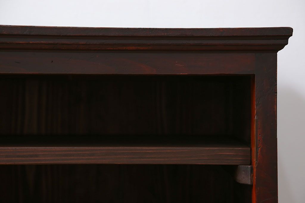 アンティーク家具　アンティーク 鉄脚付きの3段ローボード(収納棚、飾り棚)