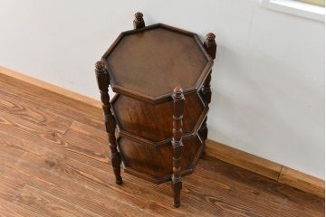 アンティーク家具　イギリスアンティーク 上質なオーク材 オクタゴン サイドテーブル(飾り棚)