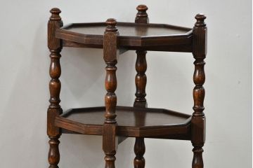 アンティーク家具　イギリスアンティーク 上質なオーク材 オクタゴン サイドテーブル(飾り棚)