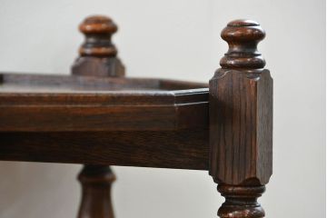 アンティーク家具　イギリスアンティーク 上質なオーク材 オクタゴン サイドテーブル(飾り棚)