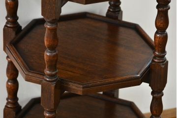 アンティーク家具　イギリスアンティーク 上質なオーク材 オクタゴン サイドテーブル(飾り棚)