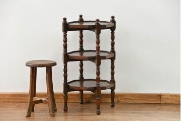 アンティーク家具　イギリスアンティーク 上質なオーク材 オクタゴン サイドテーブル(飾り棚)