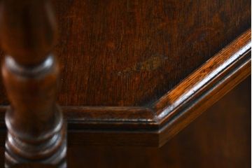 アンティーク家具　イギリスアンティーク 上質なオーク材 オクタゴン サイドテーブル(飾り棚)