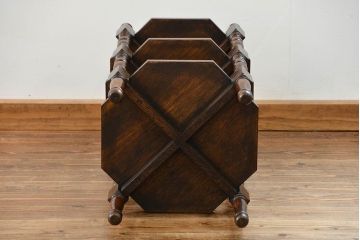 アンティーク家具　イギリスアンティーク 上質なオーク材 オクタゴン サイドテーブル(飾り棚)