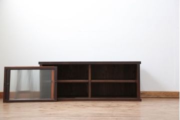 アンティーク家具　アンティーク モールガラス入りのシンプルなローボード(収納棚、テレビボード)