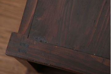 アンティーク家具　アンティーク モールガラス入りのシンプルなローボード(収納棚、テレビボード)