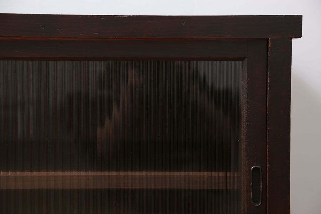 アンティーク家具　アンティーク モールガラス入りのシンプルなローボード(収納棚、テレビボード)