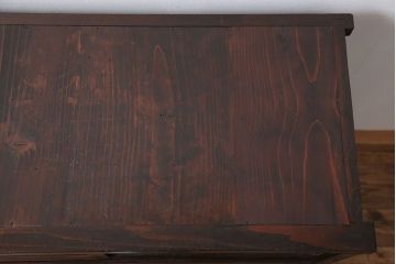 アンティーク家具　アンティーク 結霜ガラス入りの鉄脚付き収納棚(食器棚、戸棚)