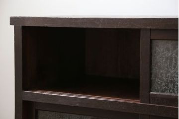 アンティーク家具　アンティーク 結霜ガラス入りの鉄脚付き収納棚(食器棚、戸棚)