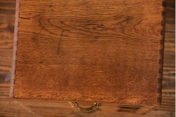 アンティーク家具　アンティーク 古いナラ材のネームプレート付き六段小引き出し