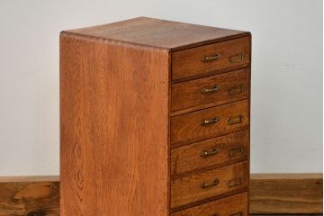 アンティーク家具　アンティーク 古いナラ材のネームプレート付き六段小引き出し