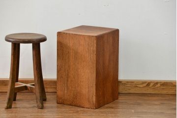 アンティーク家具　アンティーク 古いナラ材のネームプレート付き六段小引き出し