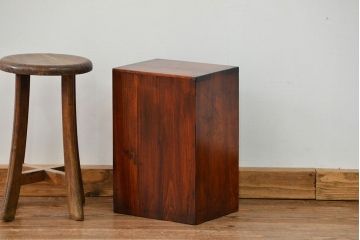 アンティーク家具　古民具・骨董 使い込まれた慳貪(けんどん)扉の収納棚(小引き出し)