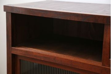 アンティーク家具　古民具・骨董 前面欅材の大振りな脚付きモールガラス収納棚(サイドボード)