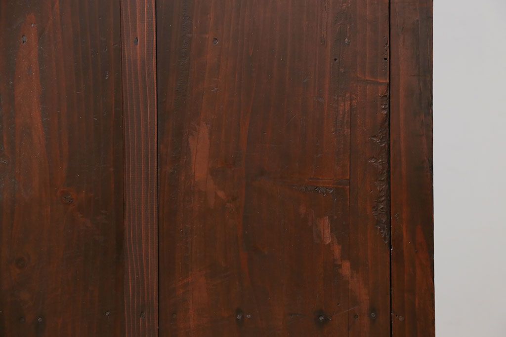 アンティーク家具　古民具・骨董 前面欅材の大振りな脚付きモールガラス収納棚(サイドボード)