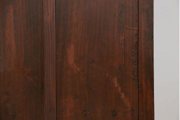 アンティーク家具　古民具・骨董 前面欅材の大振りな脚付きモールガラス収納棚(サイドボード)