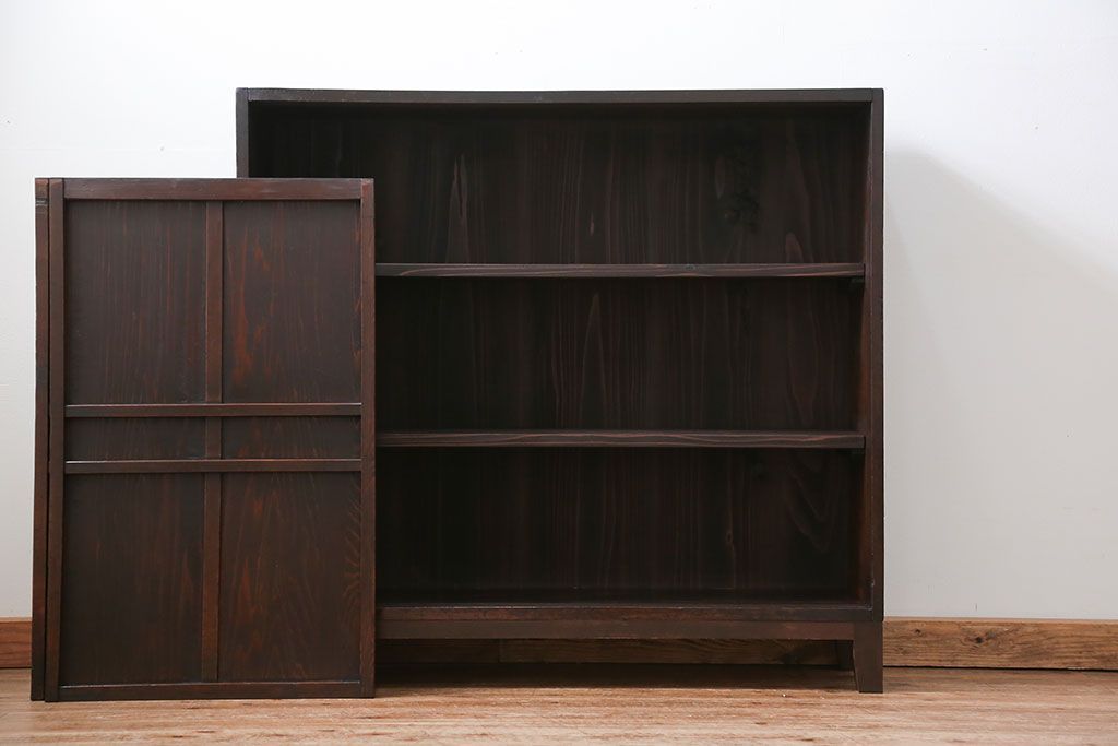 アンティーク家具　古民具・骨董 簡素な作りの脚付き収納棚(本棚)