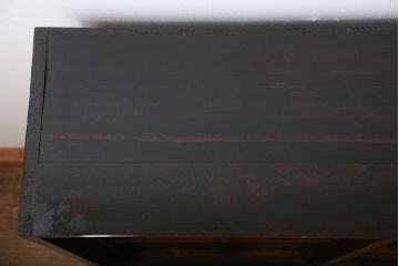 アンティーク家具　古民具・骨董 簡素な作りの脚付き収納棚(本棚)