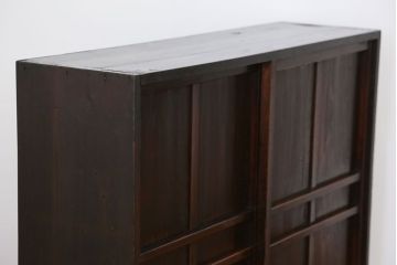 アンティーク家具　古民具・骨董 簡素な作りの脚付き収納棚(本棚)