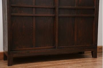 アンティーク家具　古民具・骨董 簡素な作りの脚付き収納棚(本棚)