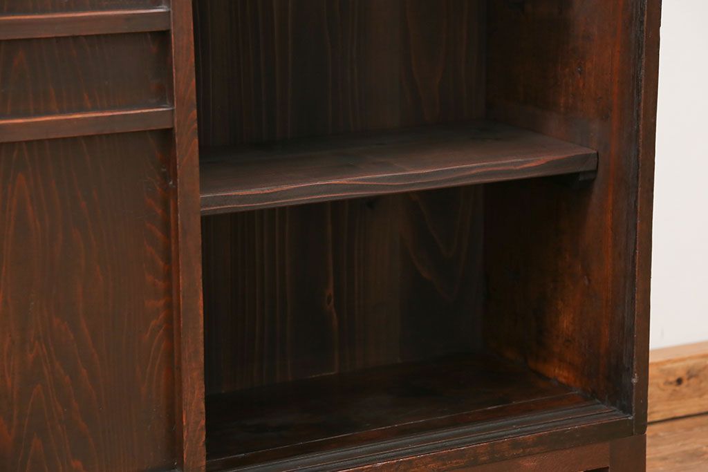 アンティーク家具　古民具・骨董 簡素な作りの脚付き収納棚(本棚)