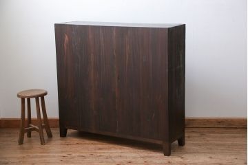 アンティーク家具　古民具・骨董 簡素な作りの脚付き収納棚(本棚)