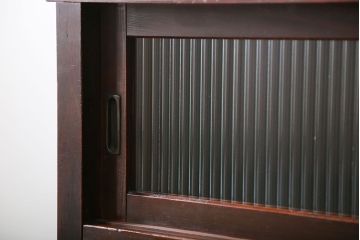 アンティーク家具　アンティーク 古い木のモールガラス食器棚(収納棚、茶箪笥)