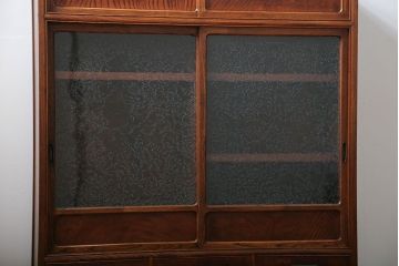 アンティーク家具　古民具・骨董 前面欅材の結霜ガラス茶箪笥(収納棚)