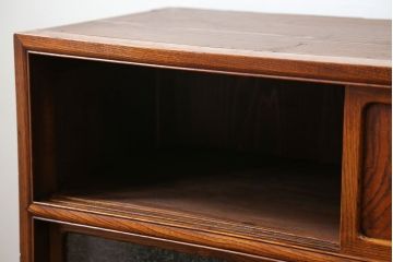 アンティーク家具　古民具・骨董 前面欅材の結霜ガラス茶箪笥(収納棚)