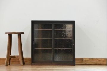 アンティーク家具　アンティーク 気泡ガラス入りの小さな収納棚