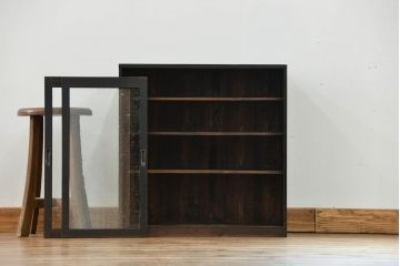 アンティーク家具　アンティーク 気泡ガラス入りの小さな収納棚