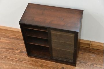 アンティーク家具　アンティーク 気泡ガラス入りの小さな収納棚