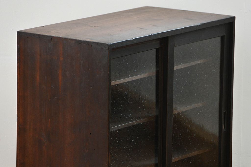 アンティーク家具　アンティーク 気泡ガラス入りの小さな収納棚