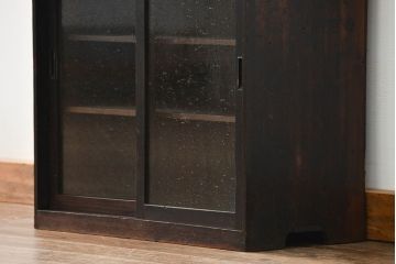 アンティーク家具　アンティーク 気泡ガラス入りの小さな収納棚