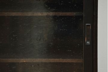 アンティーク家具　アンティーク 気泡ガラス入りの小さな収納棚