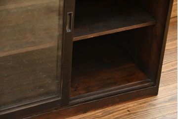 アンティーク家具　アンティーク 気泡ガラス入りの小さな収納棚