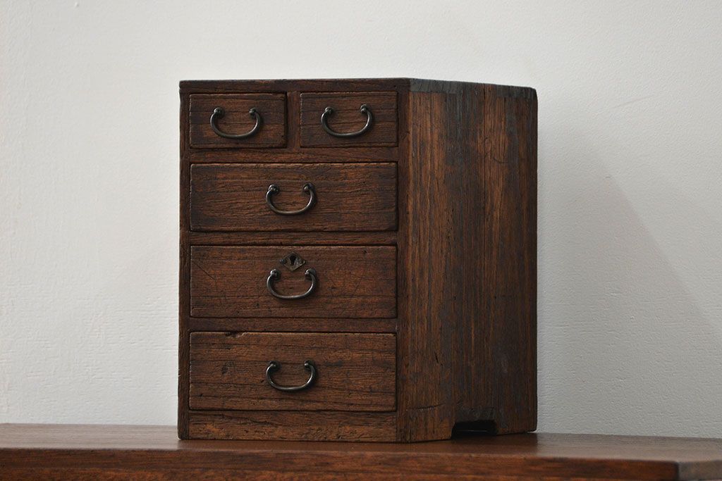 アンティーク家具　アンティーク 古い木の使い込まれた小引き出し