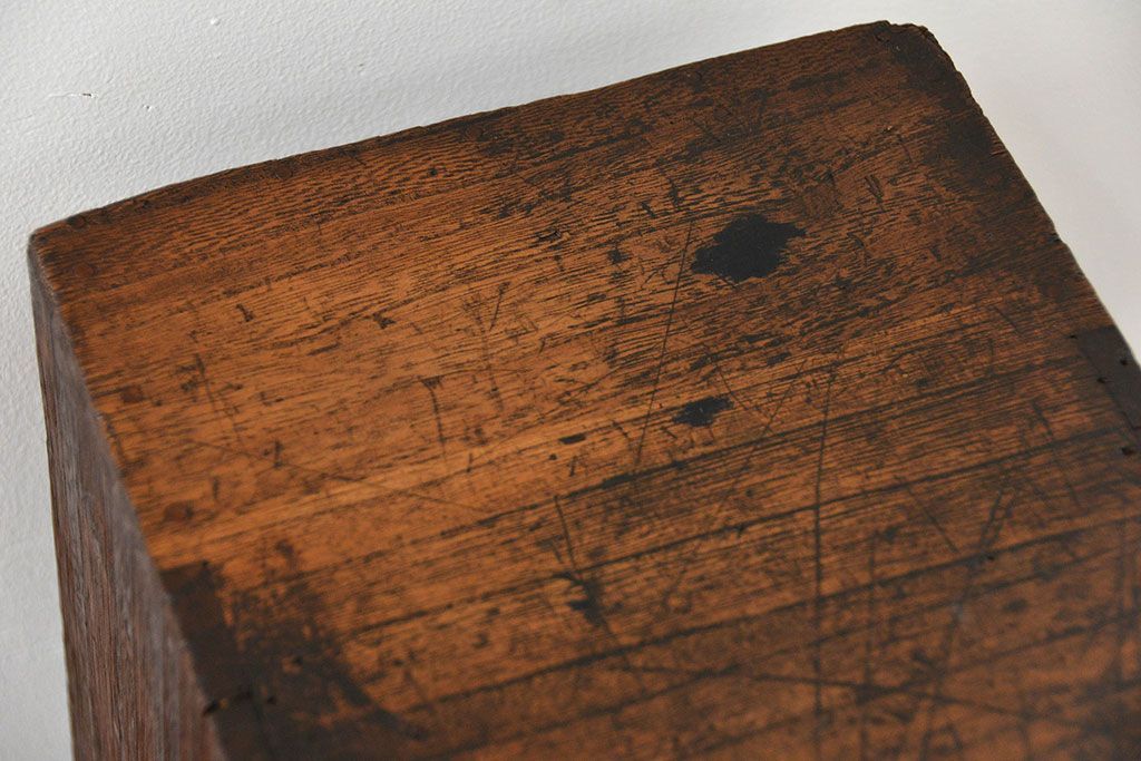 アンティーク家具　アンティーク 古い木の使い込まれた小引き出し