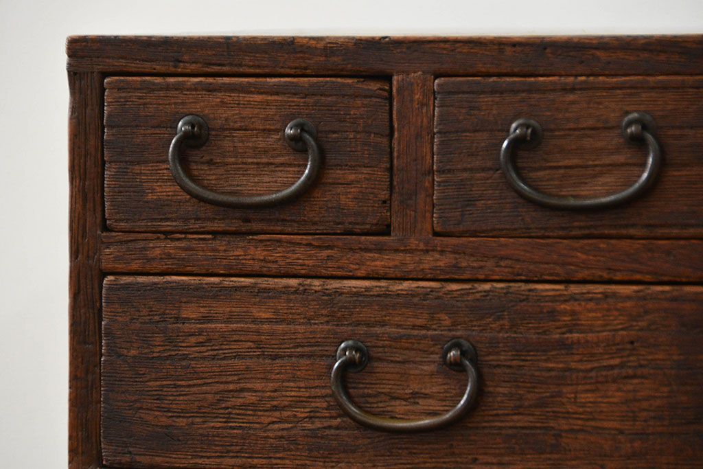 アンティーク家具　アンティーク 古い木の使い込まれた小引き出し