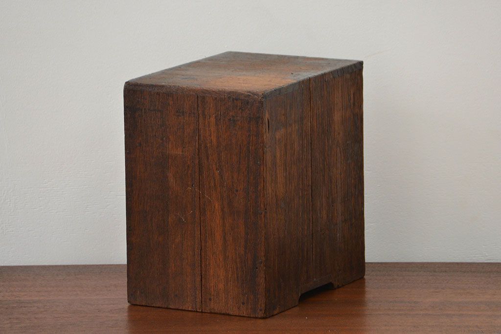 アンティーク家具　アンティーク 古い木の使い込まれた小引き出し