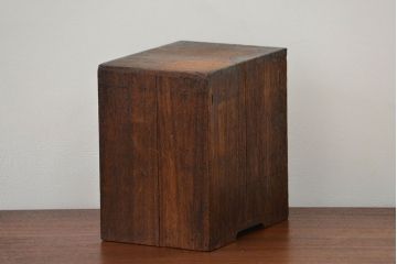 アンティーク家具　アンティーク 古い木の使い込まれた小引き出し