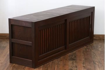 アンティーク家具　アンティーク　六尺 縦桟引き戸!時代箪笥ローボード(サイドボード、水屋箪笥、テレビ台、キャビネット、収納棚)