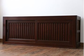 アンティーク家具　アンティーク　六尺 縦桟引き戸!時代箪笥ローボード(サイドボード、水屋箪笥、テレビ台、キャビネット、収納棚)