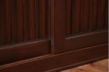 アンティーク家具　アンティーク　六尺 縦桟引き戸!時代箪笥ローボード(サイドボード、水屋箪笥、テレビ台、キャビネット、収納棚)