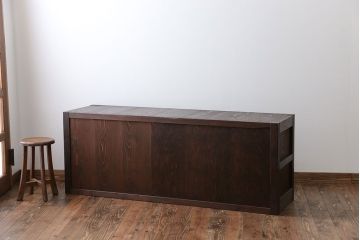 アンティーク家具　アンティーク　六尺 縦桟引き戸!時代箪笥ローボード(サイドボード、水屋箪笥、テレビ台、キャビネット、収納棚)