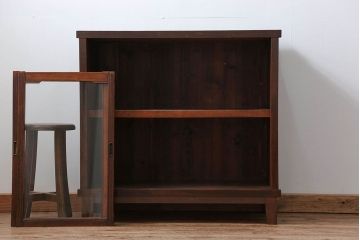 レトロ家具　昭和レトロ 古い木のシンプルな脚付き収納棚(ガラスケース、戸棚)