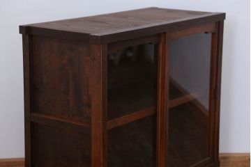 レトロ家具　昭和レトロ 古い木のシンプルな脚付き収納棚(ガラスケース、戸棚)